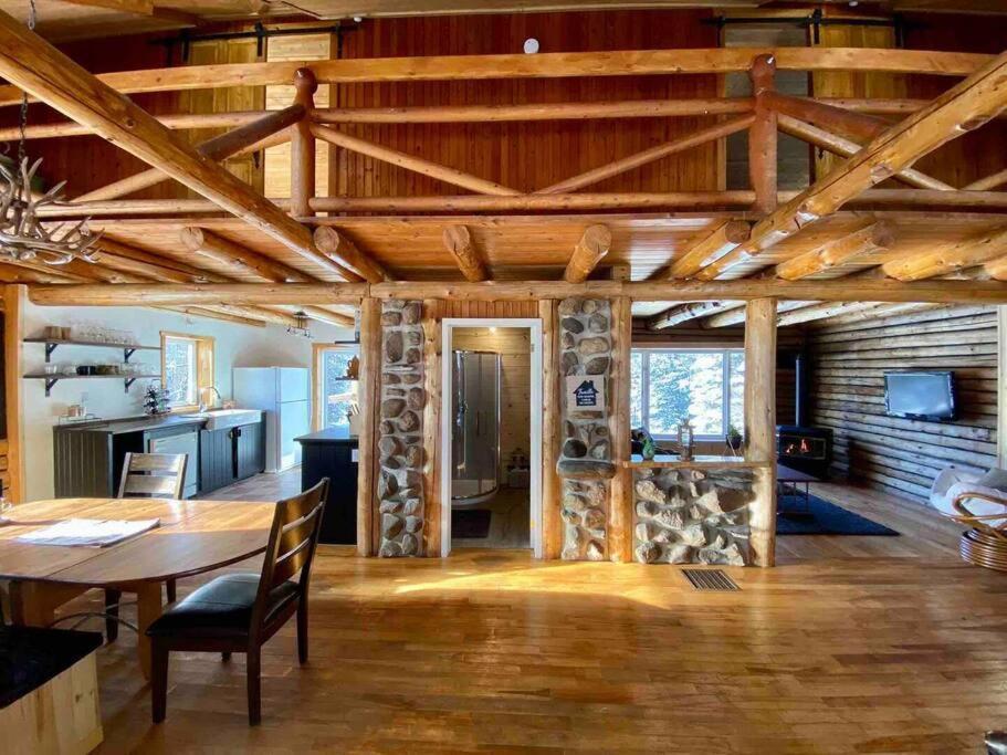 Cozy Log Cottage La Minerve Екстериор снимка