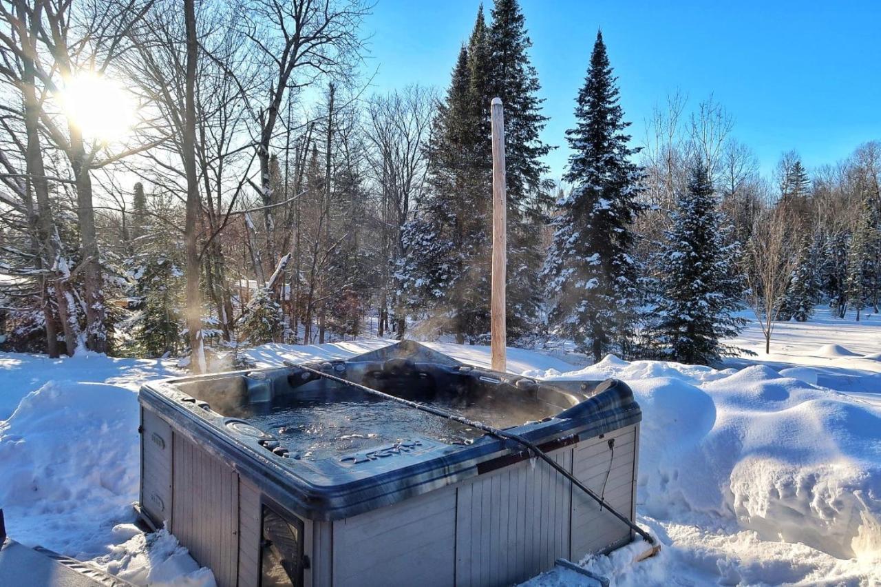 Cozy Log Cottage La Minerve Екстериор снимка