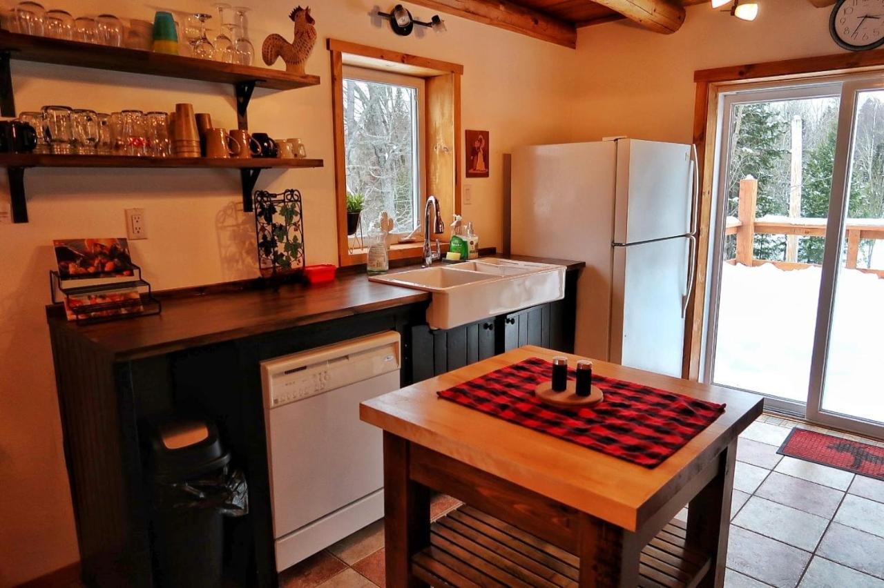 Cozy Log Cottage La Minerve Екстериор снимка