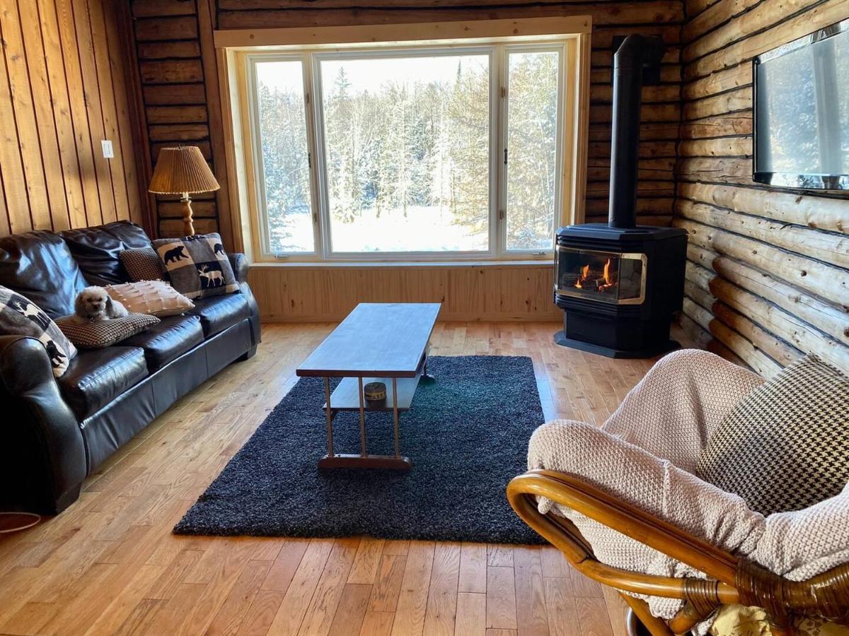 Cozy Log Cottage La Minerve Екстериор снимка